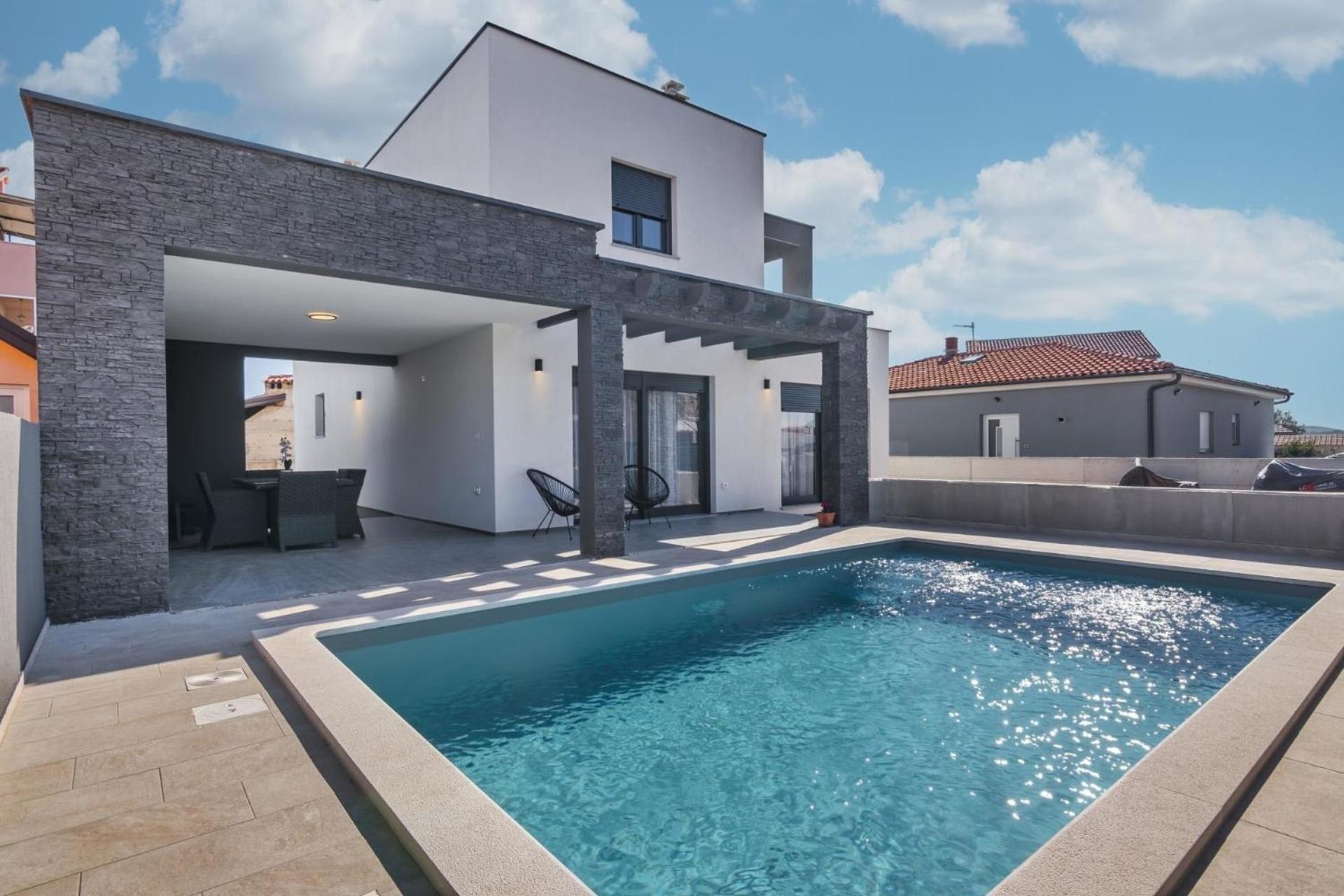 Mit Privatpool Fuer 8 Personen Ca 170 Qm In Pula, Istrien Istrische Riviera * Pula